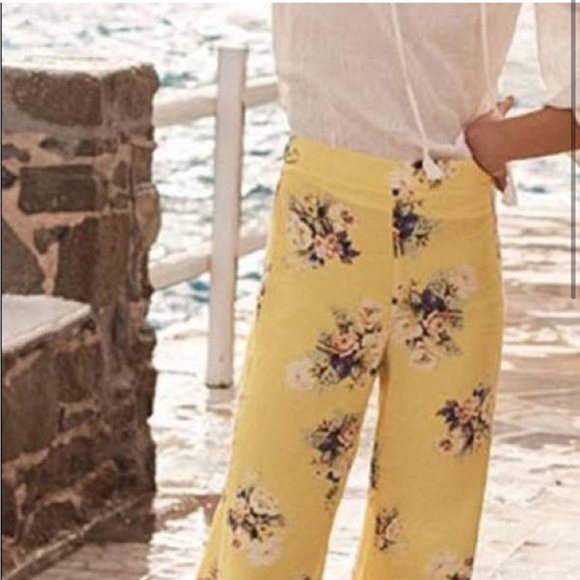 Anthropologie Feather Bone Talese Yellow Floral Cropped Flares Size 4 - Picture 2 of 12